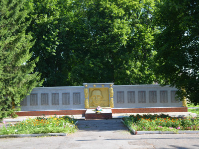 Памятник погибшим в годы Великой Отечественной войны воинам-землякам в с. Венгеровка.